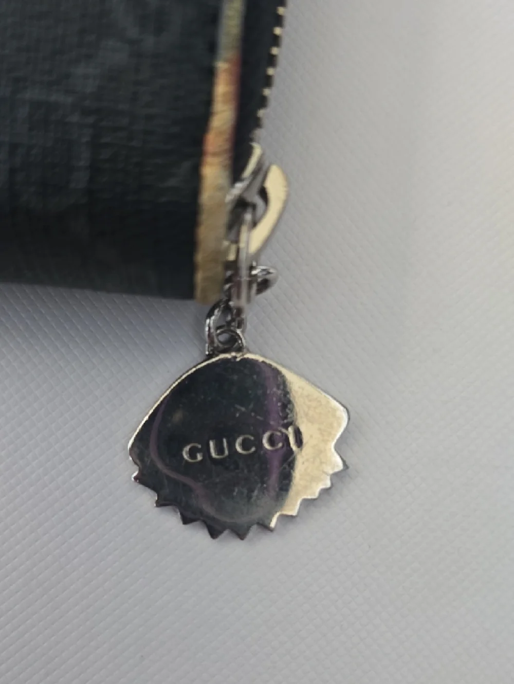 Gucci Black Logo Zip-Around Wallet with Rainbow UFO Patch - Picture 9 of 10